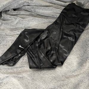 nike dri-fit black camo leggings